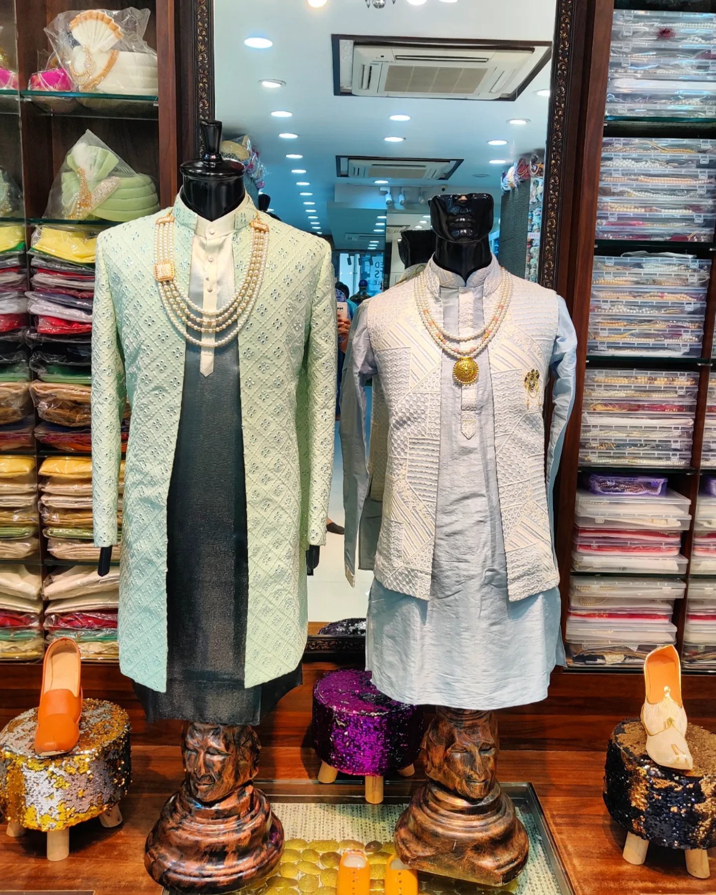 Inside Bada Saab