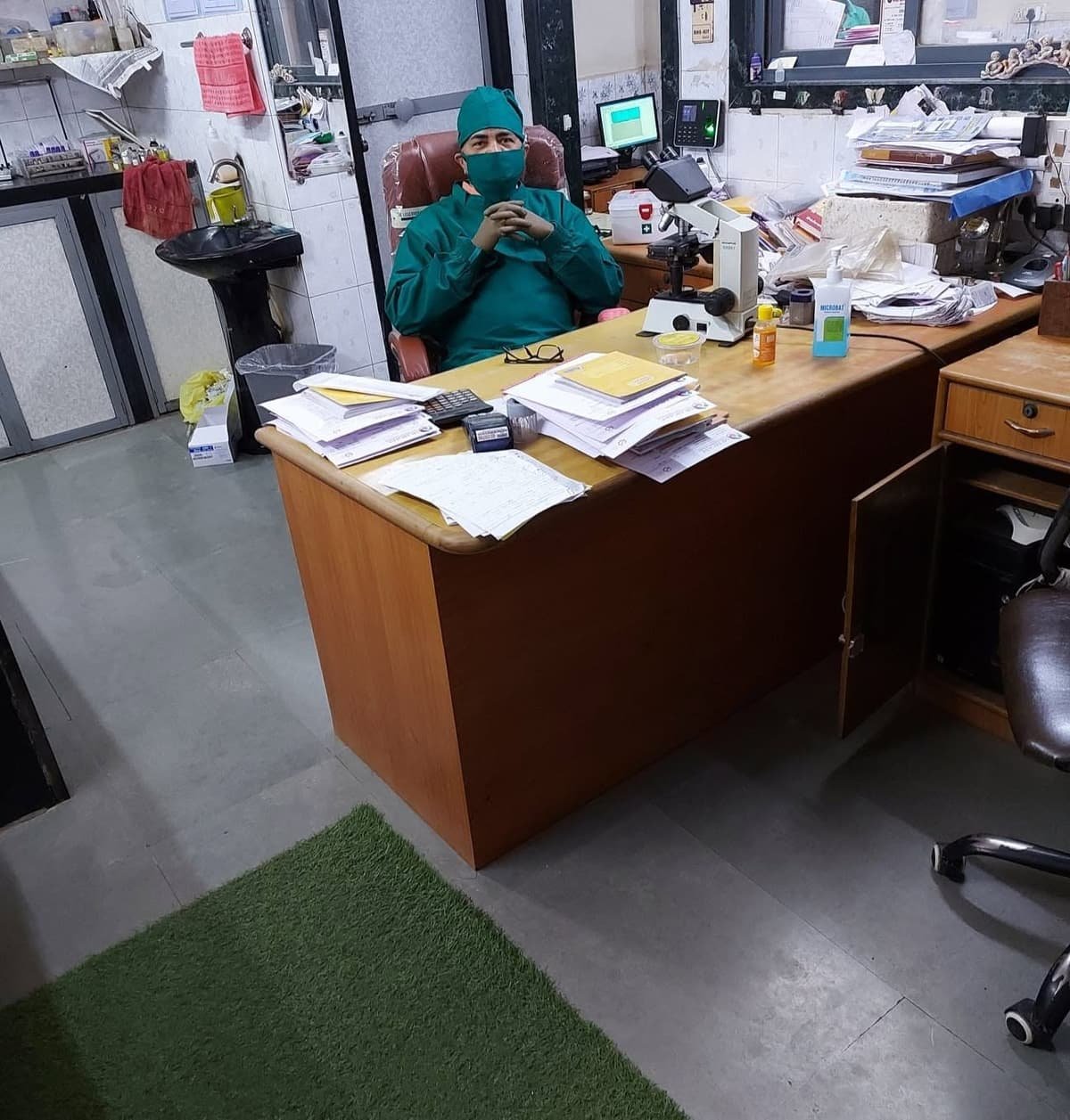 Reporting desk